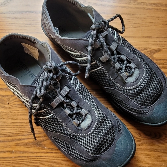 Merrell Shoes - MERRELL | Pace Glove Black Barefoot Shoes, Sz. 10